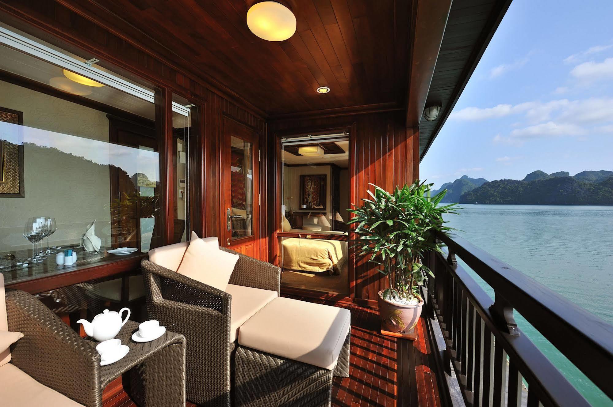 Paradise Peak Cruise  Ha Long