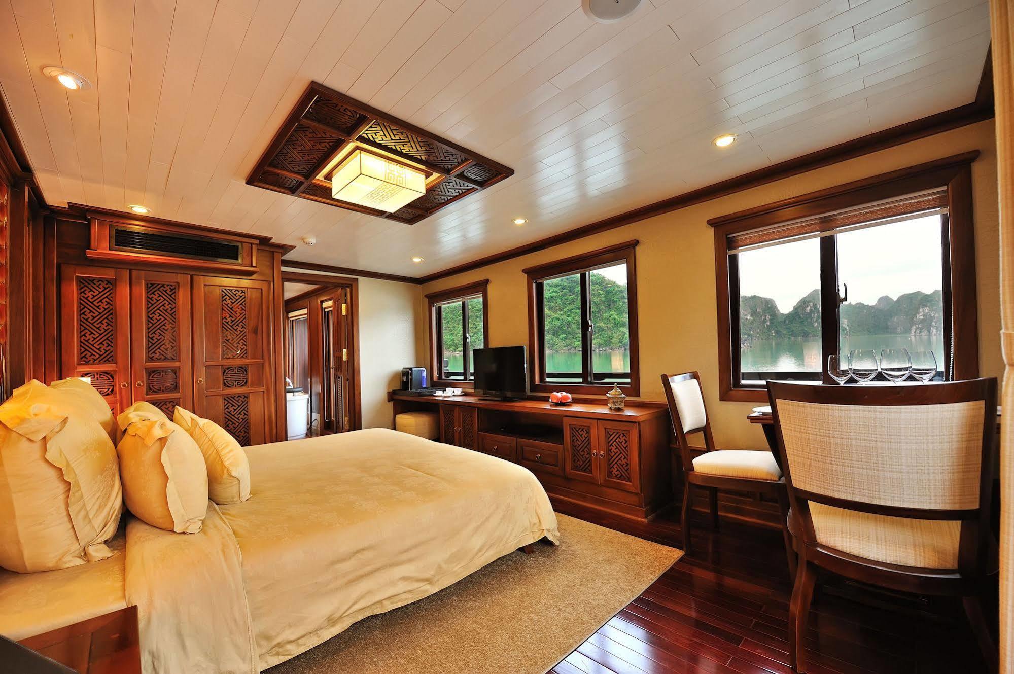 Paradise Peak Cruise  Ha Long