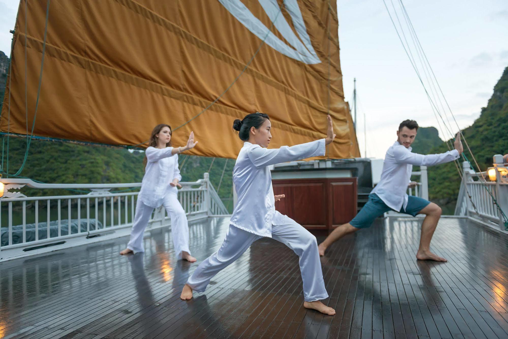 Paradise Peak Cruise 5* Ha Long